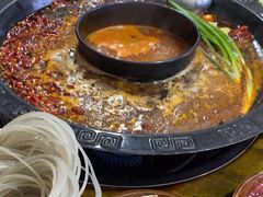 -黄潇洒老火锅(九眼桥宏济巷店)