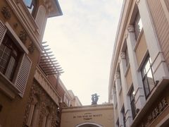 -鲁邦国际风情街(麦世达韩国精品百货店)