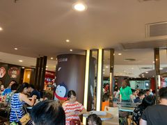 等位区-肯德基(中心书城店)