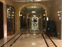 -泉城欧乐堡戏水湾艺术养生温泉