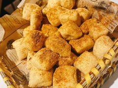 油炸爆浆豆腐-十面欢腾·海鲜面·台式Bistro(长乐路店)
