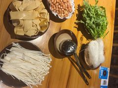 -壹兆圆重庆火锅手工炒底料(长白格林玫瑰湾店)
