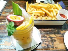 美式风味炸鸡翅配薯条-MIKAKU(万达广场上海宝山店)