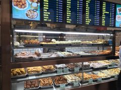 面包甜点陈列柜-护国寺小吃(安定门店)