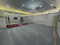 -Isee灰姑娘(龙湖狮山天街店)