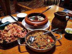 -老滇山寨•云南特色菜•地方菜•民族风情歌舞表演(金碧店)