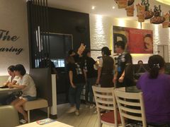 -必胜客(武汉欢乐谷店)
