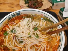 -云阿蛮云南生烫牛肉米线(奉贤路店)