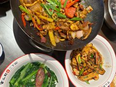 -富正毅三下锅·湘西韵味(天门山索道店)