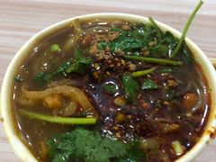 -八哥酸辣粉(大中路步行街店)