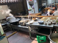 -茅屋大酒店