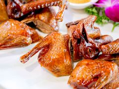 脆皮乳鸽-中国饭店-餐厅