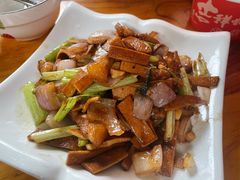 香干回锅肉-鱼乐岛餐厅·户外花园主题餐厅