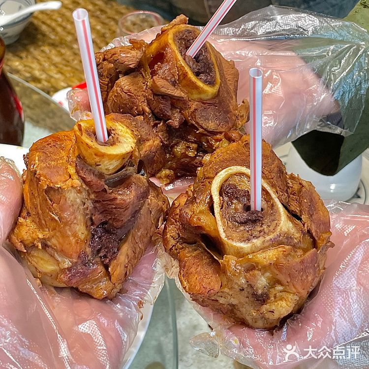 每次我韩国的同学来青岛旅游点名吃他们家炒鸡 做的真不错