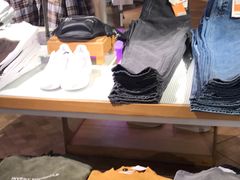 -URBAN REVIVO(七宝领展广场店)