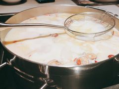 -尚尚仙·酸汤猪手·猪肚鸡火锅(华联万柳购物中心店)