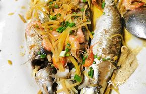 Steamed Baby Fish with Shrimp