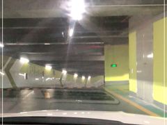 -金虹桥国际中心·停车场