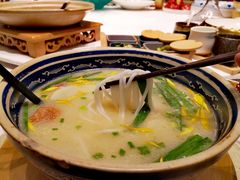 -新世界·过桥米线宴