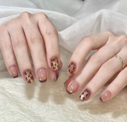 -纤纤玉手美甲美睫美容