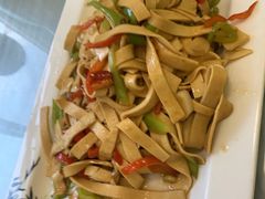 尖椒豆腐皮-宾朋海鲜美食餐厅·特色美食(兴海路店)