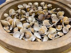 白贝-锅上蒸·特色蒸汽海鲜(龙洞店)