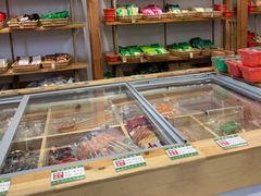 面包甜点陈列柜-锅圈食汇火锅烧烤食材超市(星河国际店)