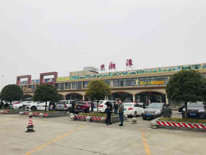 湘潭服务区停车场