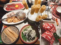 -尚尚仙·酸汤猪手·猪肚鸡火锅(华联万柳购物中心店)