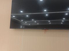 -上海大学附属上海和平眼科医院