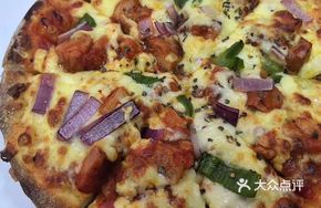 Orleans Grilled Chicken Pizza