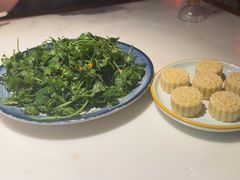 芹菜苗海胆-日丰园海肠水饺·老字号大连海鲜(银泰城店)