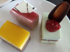 -荣誉国际酒店-云顶旋转餐厅