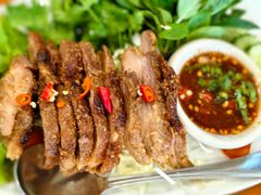 -Chom Cafe and Restaurant