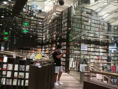-钟书阁(群光广场店)