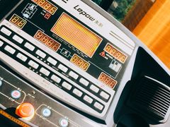 器械区-途睿健身游泳俱乐部(顶峰店)