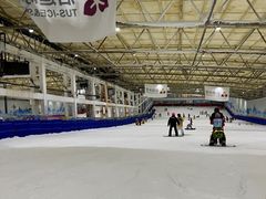 -乔波室内滑雪场