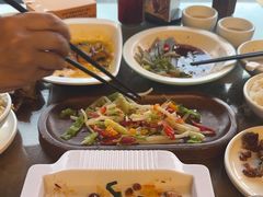 -隔壁老王·家常云南菜(花巷店)