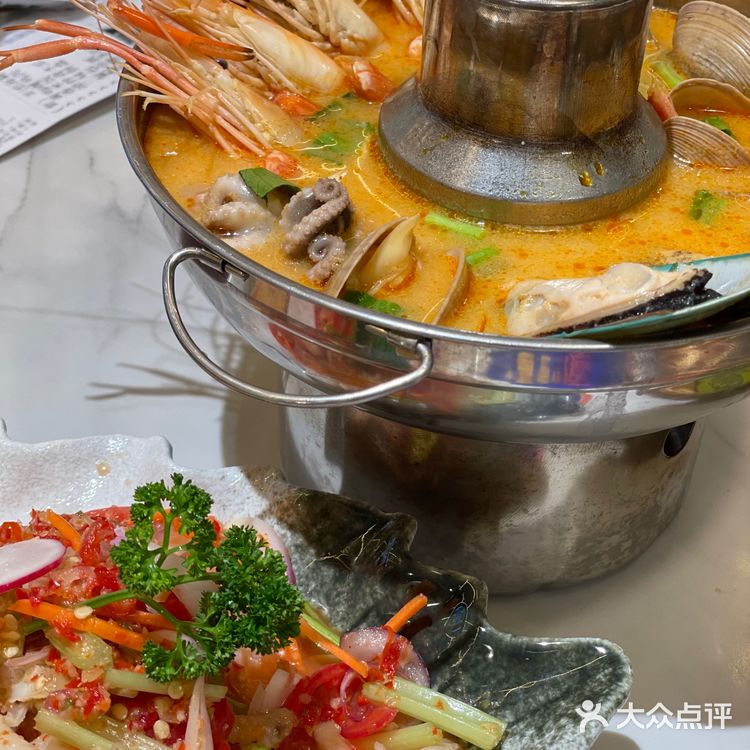 冬天来喝一碗暖暖的海鲜🦞冬阴功汤吧