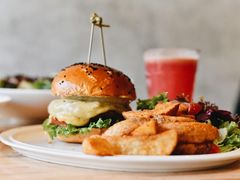 招牌牛肉汉堡-UPPER KITCHEN(延安路店)