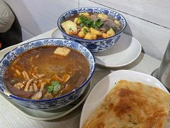 -叶新小吃店(来凤小区总店)