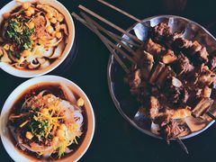-烤肉小伙烤肉店