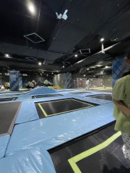 -反弹蹦床公园·亲子乐园·团建·派对(青岛融创茂店)