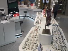 -沫芮眼镜·蔡司官方授权店(人民广场店)