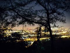 -鬼笑石后山停车场