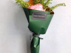 -小苍兰风铃草·礼物蛋糕(沈阳店)