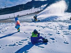 -辽阳弓长岭温泉滑雪场