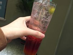 菠萝梅果-街角等你.大连海鲜烧烤(西安路店)