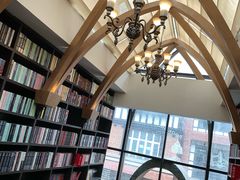 -钟书阁(松江泰晤士小镇店)