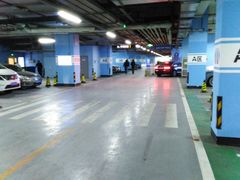 -新中关大厦·停车场
